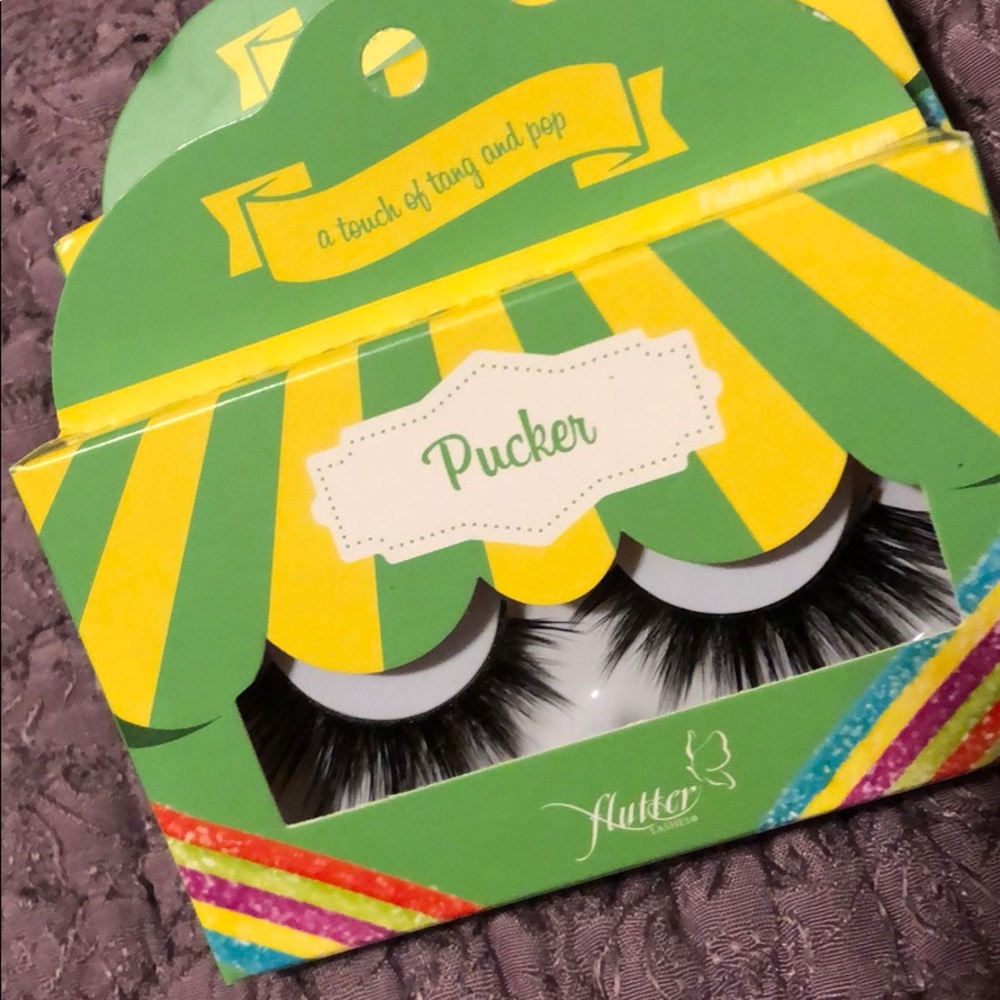 Flutter false eyelashes “Pucker”